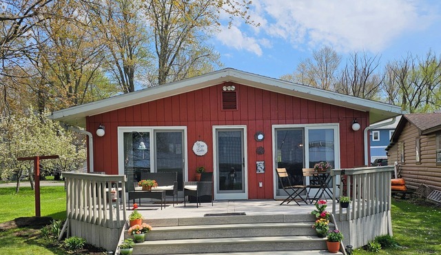 Bemus Point Lake Front Cottage with Dock