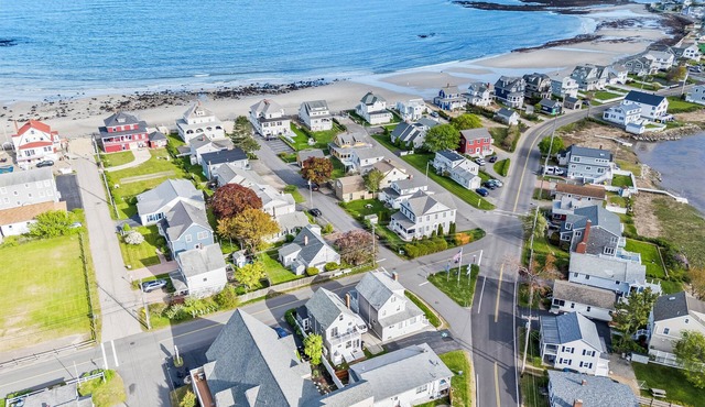 Between the Tides, Between the TIdes in Wells Beach