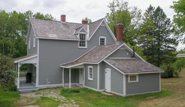 Beveridges Lockmaster’s House | Historic Waterfront Retreat
