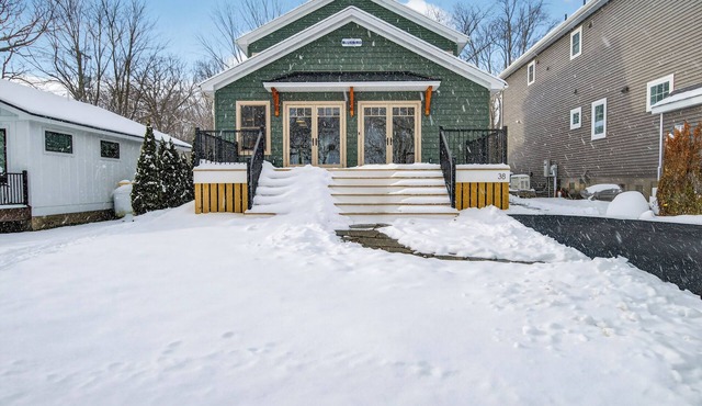 Bluebird @ 38 Lake Avenue – Brand New Lakefront Home on Saratoga Lake