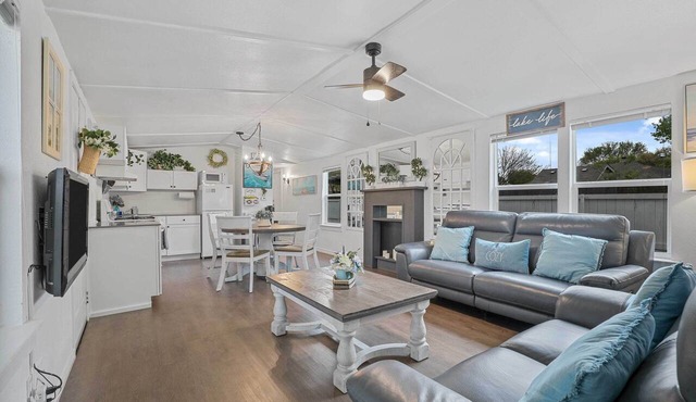 Boat & Fish on Lewisville Lake: Pet-friendly Haven