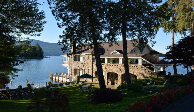 Boathouse Waterfront Lodging