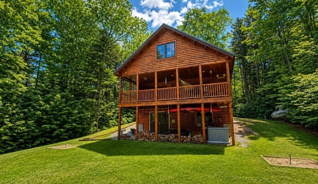 Bobcat Cabin - Beach access pet-friendly getaway