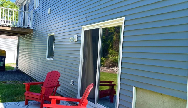 Bonnet Shores 6 Bed 3 Bath in Bonnet near weekend Neighborhood shuttle to Beach
