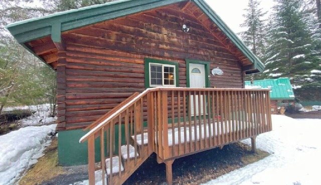 Box Canyon Cabin "Fisherman's Cabin" - 3 bed, WIFI