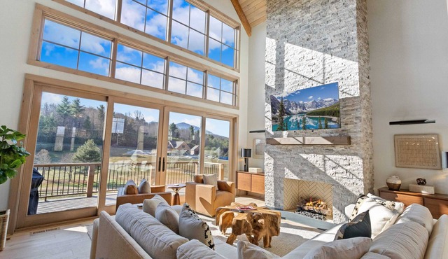Brand New Mountain Home in Great Location