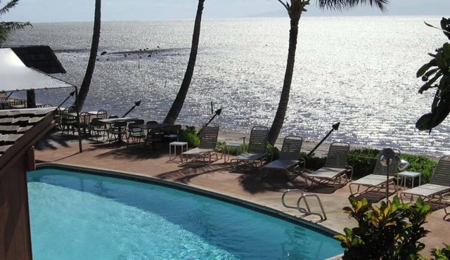 Breathtaking Ocean Front Room w/Porch | Romantic Couple Getaway