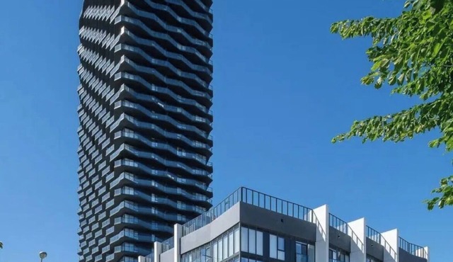 Bright and comfortable one bedroom plus den condo