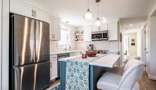 Bright and Cozy, 1 BR/1 BA Retreat in South Portland