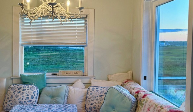Bright Beach Cottage, Waterviews, Dog Ok, Honeymoon, Weddings