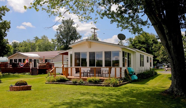 Bring the whole family to this Lamoka Lake Cutie!