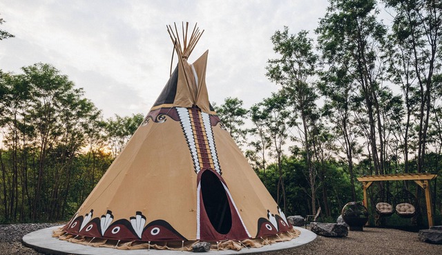 Buffalo Chief Hut