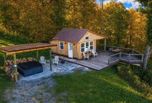 Cabin Getaway - Hot Tub, Scenic Views, Hiking