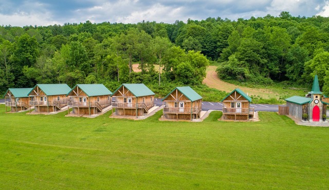 Cabins, cottage, creek, ponds, fishing, hunting, nature,