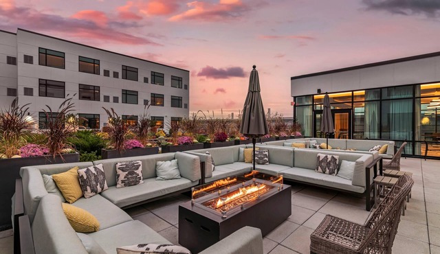 Cambria Hotel Portland Downtown-Old Port