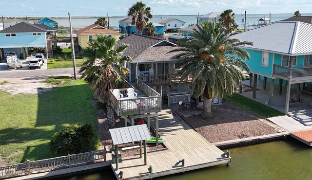 Canal Fishing Retreat - Dock, Sky Deck, Golf Cart
