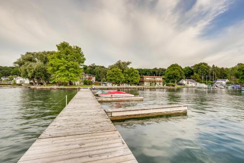 Canandaigua Lake Romantic Getaway w/Boat Slip!