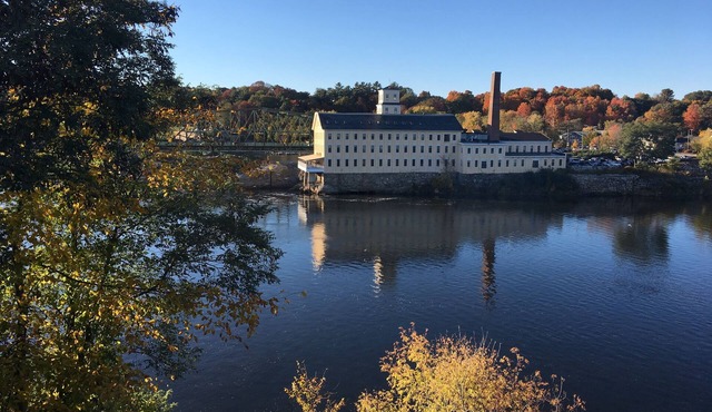 Castle Rock, 1 mile to Bowdoin College
