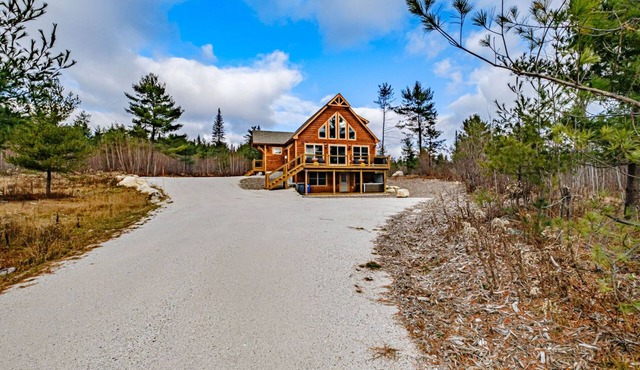 Chalet Tourmaline - Charming Newly Built Chalet