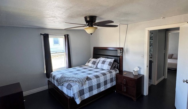 Charming 2-bedroom house in delightful Binghamton with AC