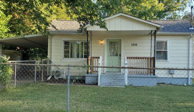Charming 2-bedroom house in enchanting Springfield.