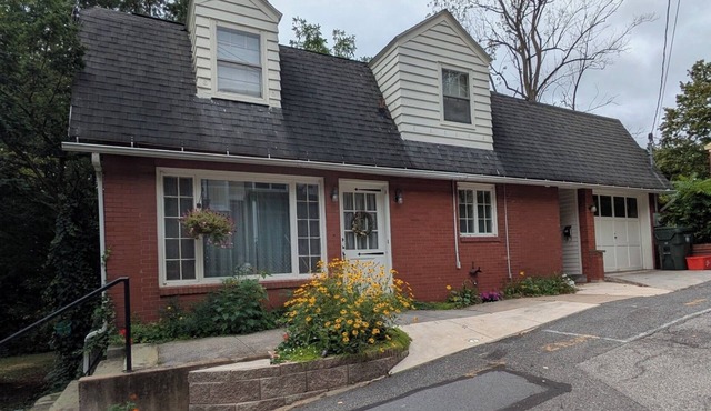 Charming 2BR Private Home in Downtown Bellefonte Near Penn State & I-80