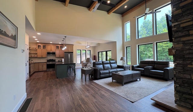 Charming 3-bedroom house near Saratoga Springs. Creekside on 20 acres of forest.
