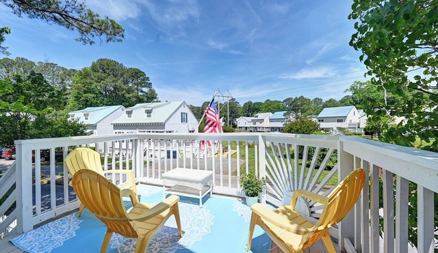 Charming 3 Bedroom Cottage in Bahama Beach Cottages! Dog Friendly, WIFI, Beach Town!