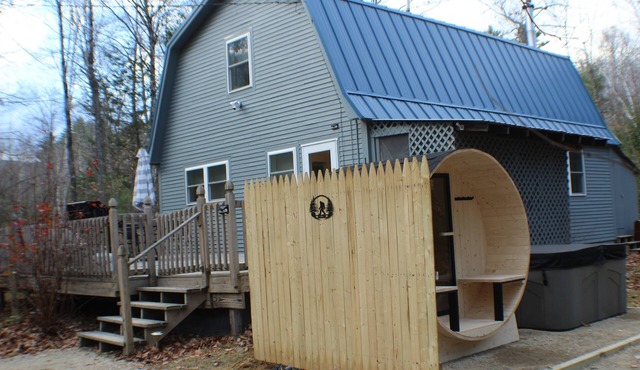 Charming 3-bedroom house with AC, WiFi, Sauna and Hot tub in fabulous Fryeburg