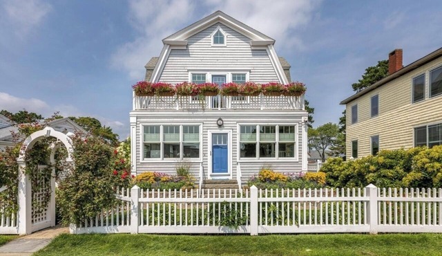 Charming 3-bedroom house steps to Pine Point Beach with backyard oasis