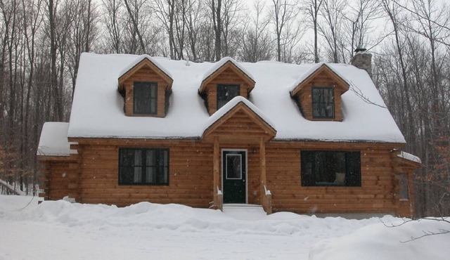 Charming ADK Cabin for year-round vacation fun