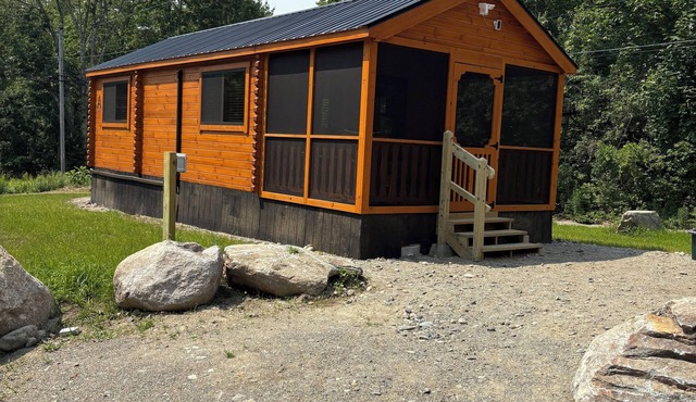 Charming cabin with WiFi and AC in marvelous Trenton