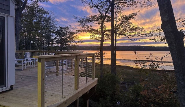Charming cottage on the beautiful Sheepscot River!