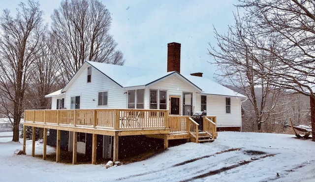 Charming Farmhouse, upstate NY.