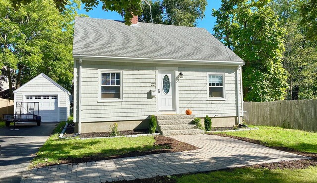 Charming Home minutes to Old Port & Thompson Point