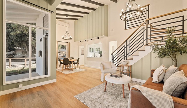 Charming Long Beach Getaway