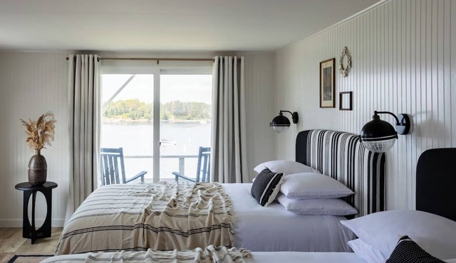 Charming Room with Ocean Views | Close to Hiking and Paddling Adventures