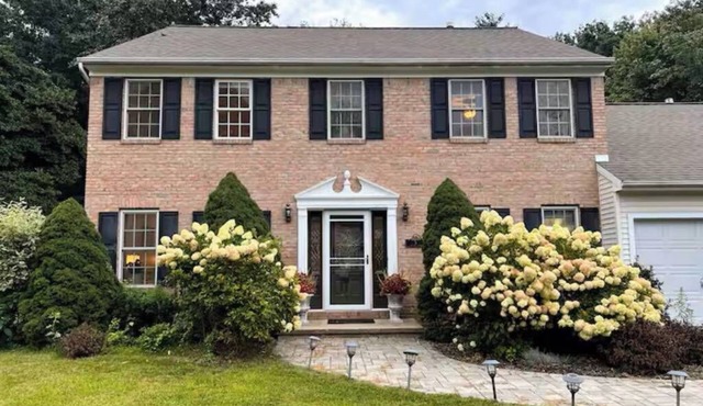 Charming single family house in a beautiful, quiet, and safe area.