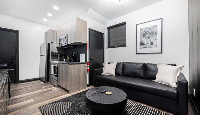 Charming Suite|Walk to Parks & Cafes|Pets Welcome