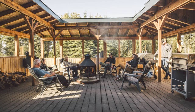 Chinook Cabin offers serene space on gorgeous Kasilof River. 5 min to fishing