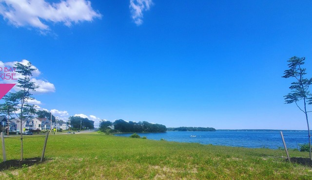 City Amenities, Casco Bay Sunrises and Natural Beauty