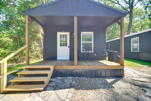 Close to Lake: Grove Cabin w/Shared Fire Pit!
