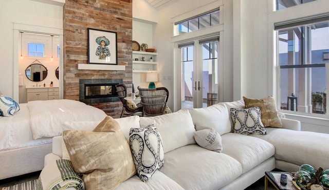 Coastal cabin close to beach w. heated pool