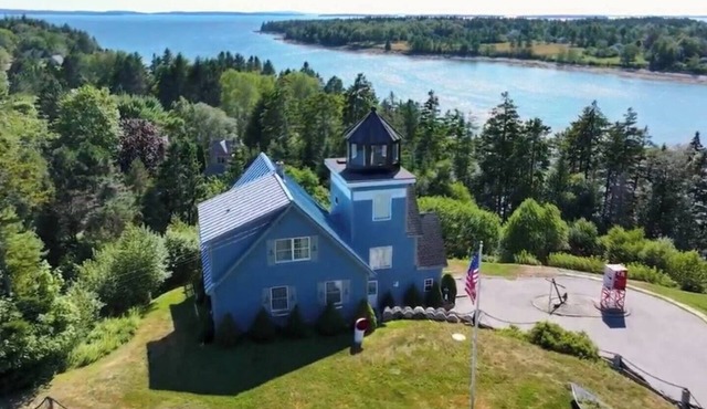 Coastal Lighthouse Retreat