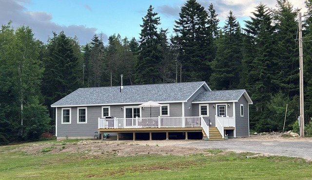 Coastal Retreat - 3 bedroom home in Gouldsboro