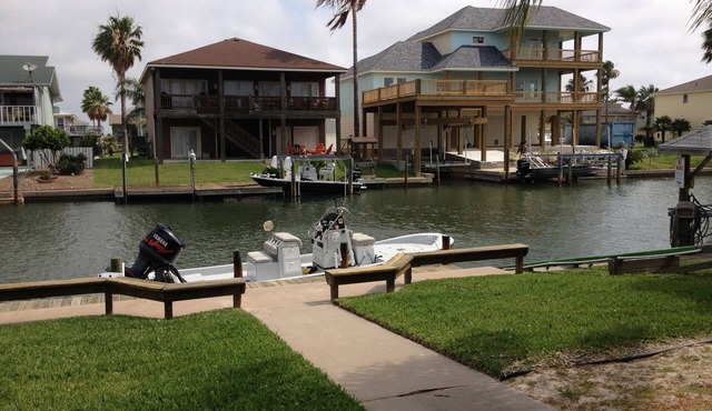 Come enjoy & relax! Winter Texans welcome and willing to negotiate monthly rate.