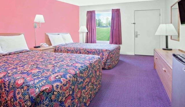 Comfort and Convenience in Knights Inn Muskogee! 2 Great Units, Free Parking