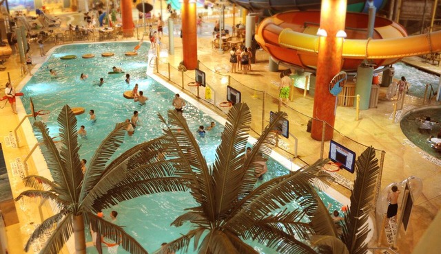 Comfort Inn & Suites Erie - Splash Lagoon Indoor Waterpark