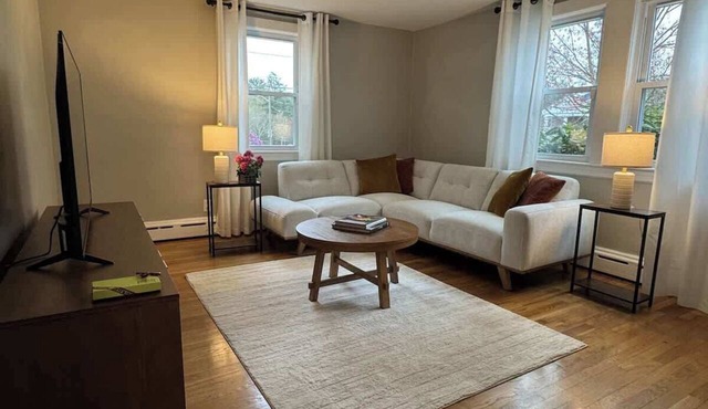 Comfortable 4 Bed Home close to Gillette