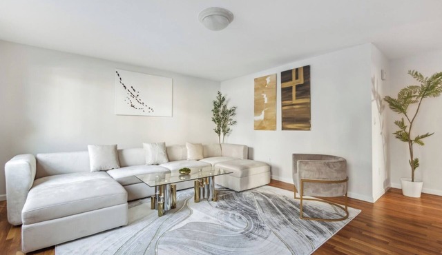 Comfortable Modern 3BR House Free Parking Perfect for Families & Groups